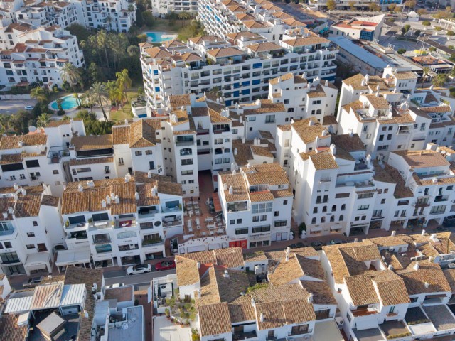 Apartamento con 2 Dormitorios  en Marbella