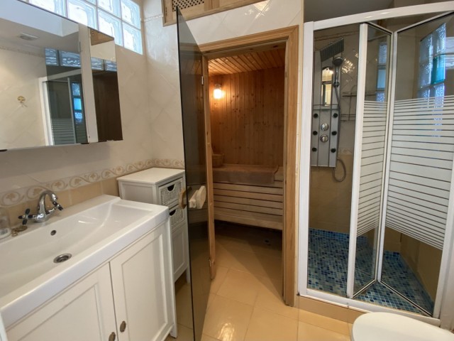 Appartement avec 4 Chambres  à Benalmadena Costa