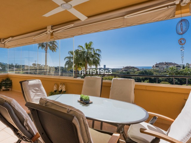 3 Bedrooms Apartment in Elviria