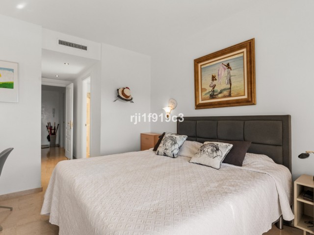 Appartement avec 3 Chambres  à Elviria