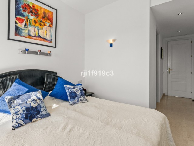 Appartement avec 3 Chambres  à Elviria
