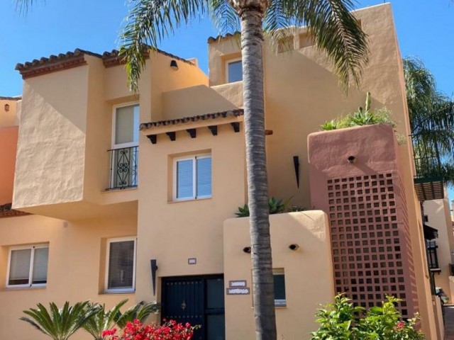 Reihenhaus, Nueva Andalucia