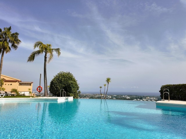 4 Bedrooms Apartment in Benahavís