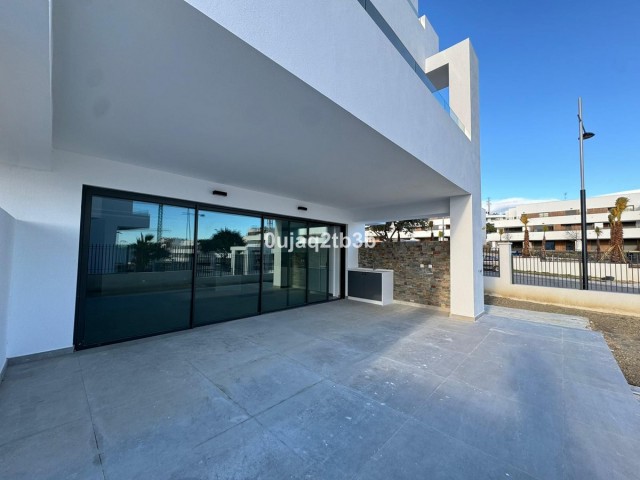 Appartement avec 3 Chambres  à Estepona