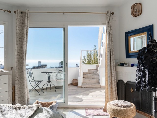 Maison mitoyenne avec 3 Chambres  à Calahonda