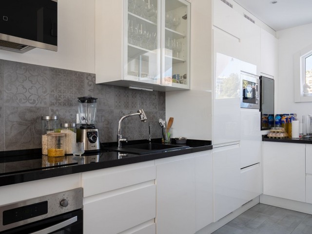 Maison mitoyenne avec 3 Chambres  à Calahonda