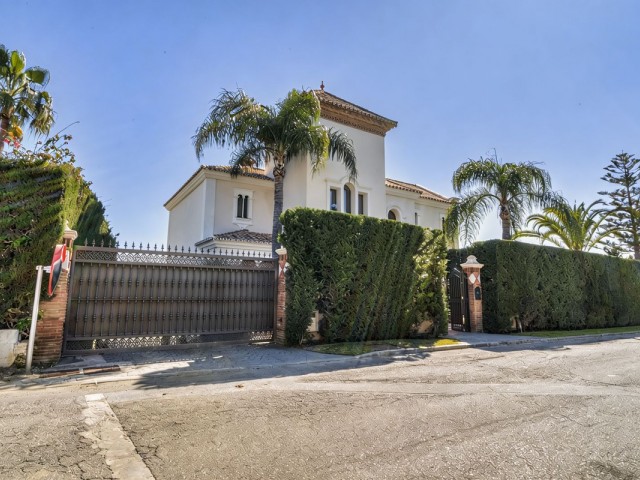 5 Schlafzimmer Villa in Estepona