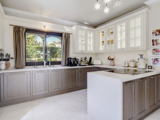 5 Schlafzimmer Villa in Estepona