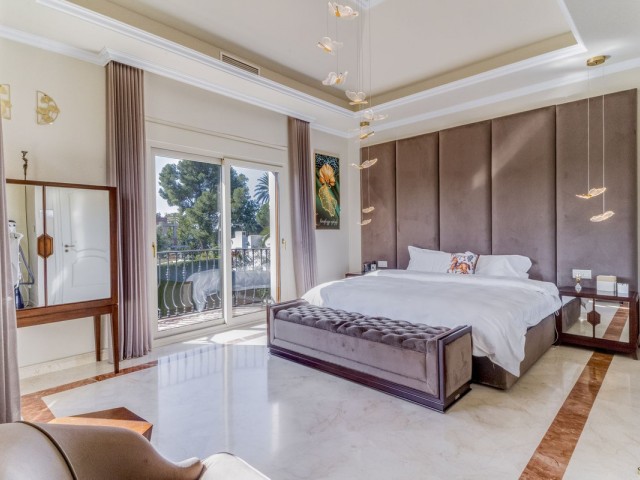 5 Schlafzimmer Villa in Estepona