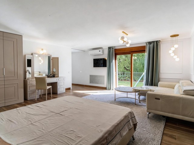 5 Schlafzimmer Villa in Estepona