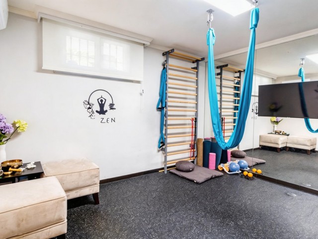 5 Schlafzimmer Villa in Estepona