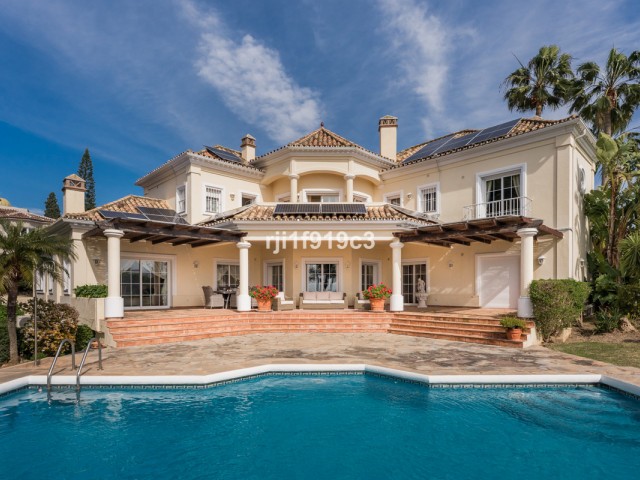 Villa, Elviria