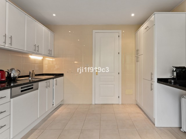 Appartement avec 3 Chambres  à Elviria