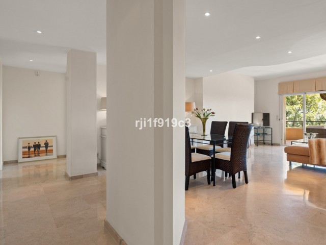 Appartement avec 3 Chambres  à Elviria