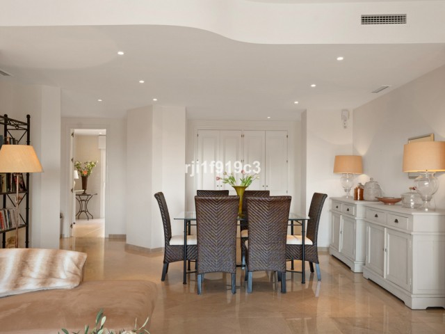 Appartement avec 3 Chambres  à Elviria