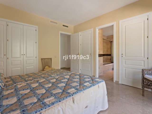 Appartement avec 3 Chambres  à Elviria