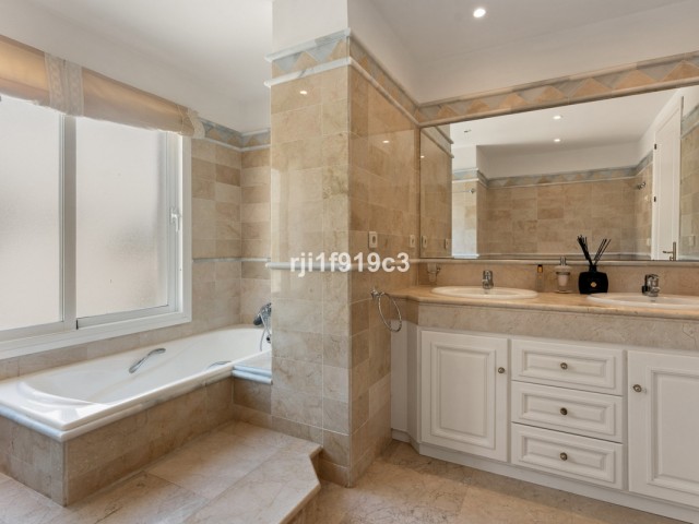 3 Schlafzimmer Apartment in Elviria