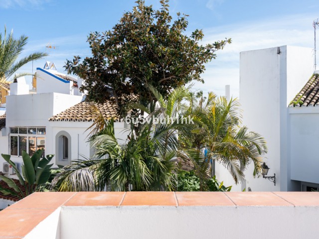 4 Schlafzimmer Reihenhaus in Nueva Andalucía