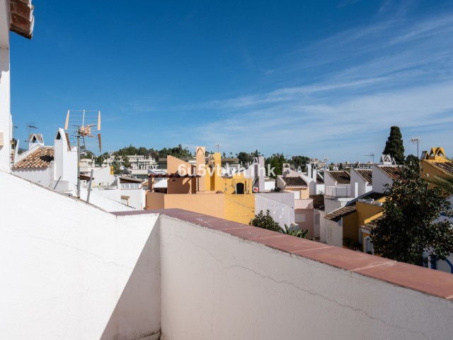 4 Soveroms Rekkehus i Nueva Andalucía