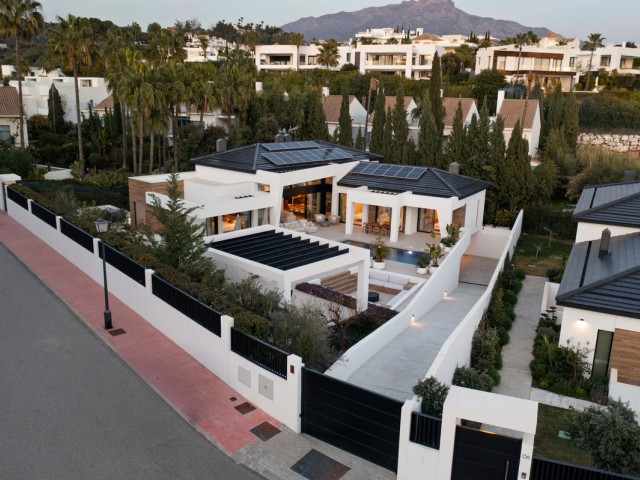 6 Schlafzimmer Villa in Nueva Andalucía