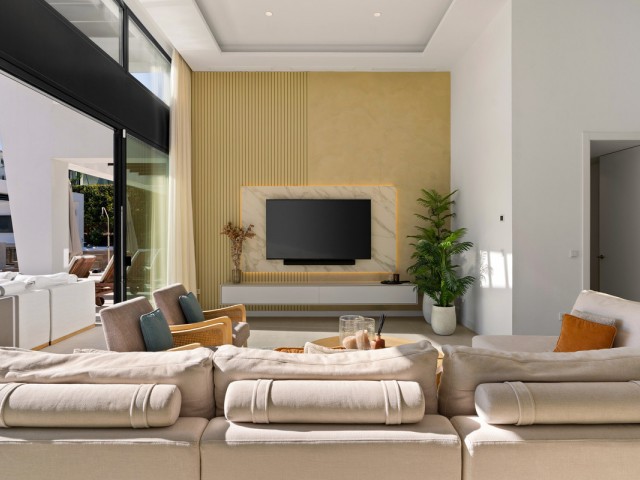 6 Schlafzimmer Villa in Nueva Andalucía