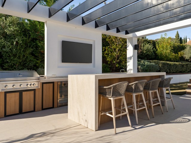 6 Schlafzimmer Villa in Nueva Andalucía