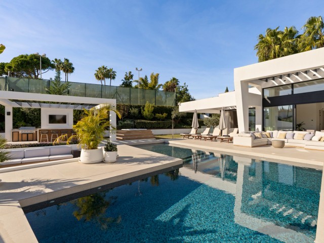 6 Schlafzimmer Villa in Nueva Andalucía