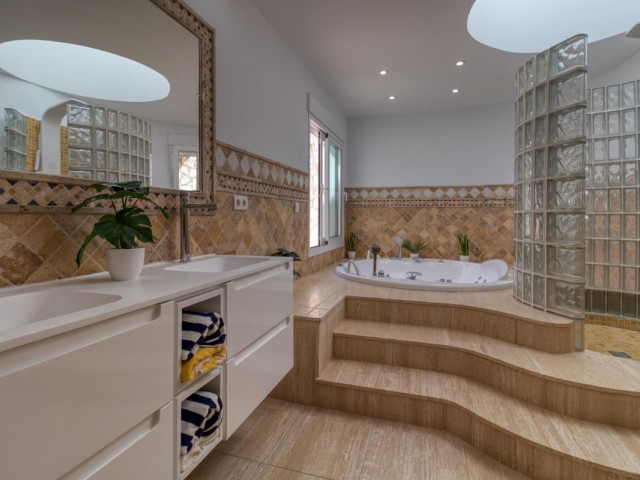 7 Schlafzimmer Villa in Mijas