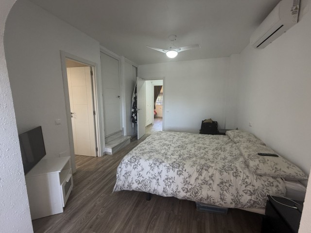 Villa con 3 Dormitorios  en Calahonda