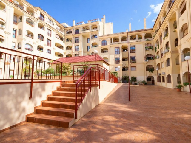 Apartment, Arroyo de la Miel, R5321791