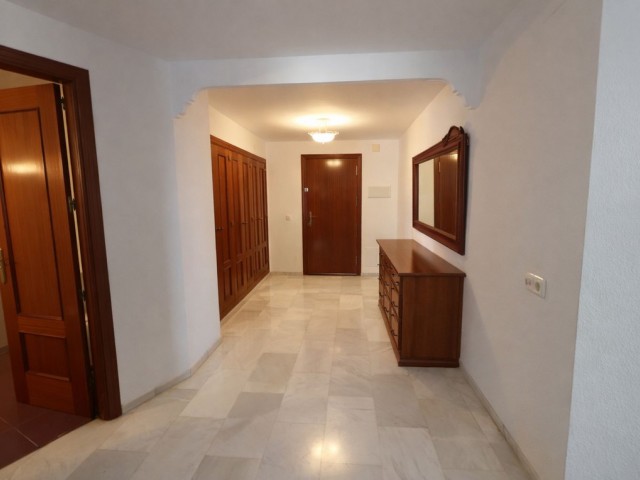 4 Bedrooms Apartment in Arroyo de la Miel