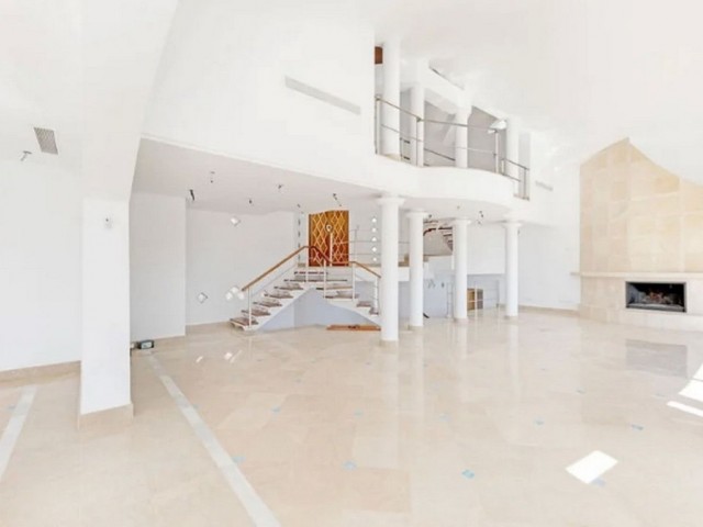 Villa, Los Almendros, R5321914