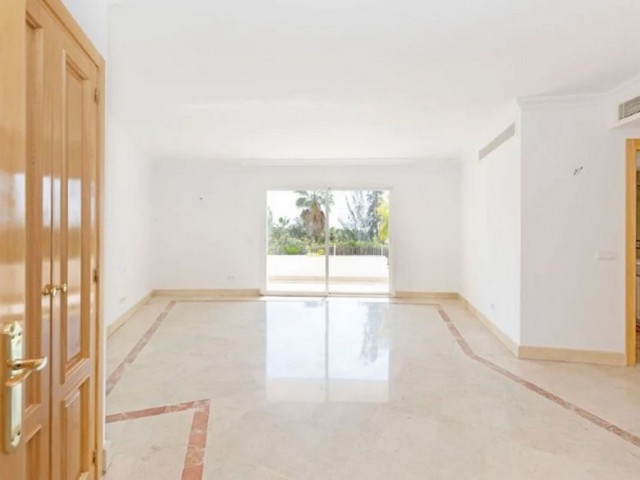 Villa, Los Almendros, R5321914