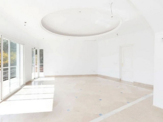 Villa avec 5 Chambres  à Los Almendros