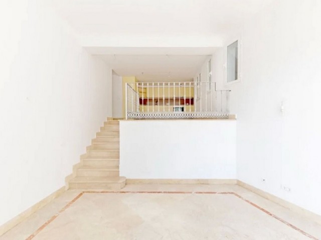 Villa avec 5 Chambres  à Los Almendros