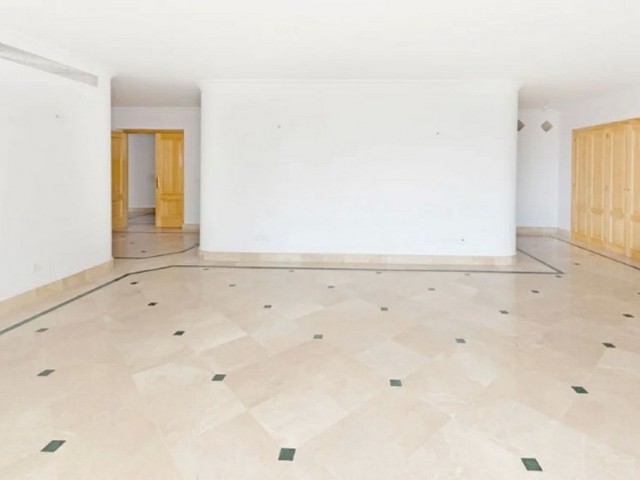 Villa avec 5 Chambres  à Los Almendros