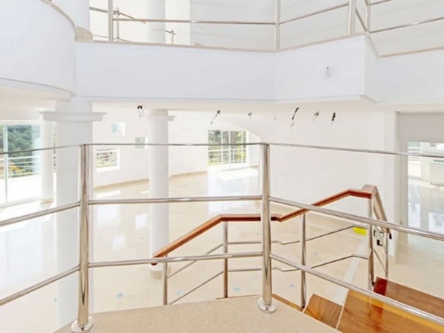 Villa avec 5 Chambres  à Los Almendros