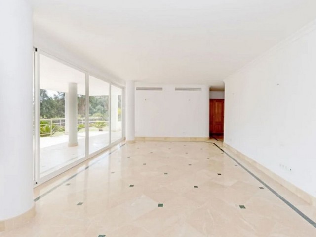 Villa avec 5 Chambres  à Los Almendros