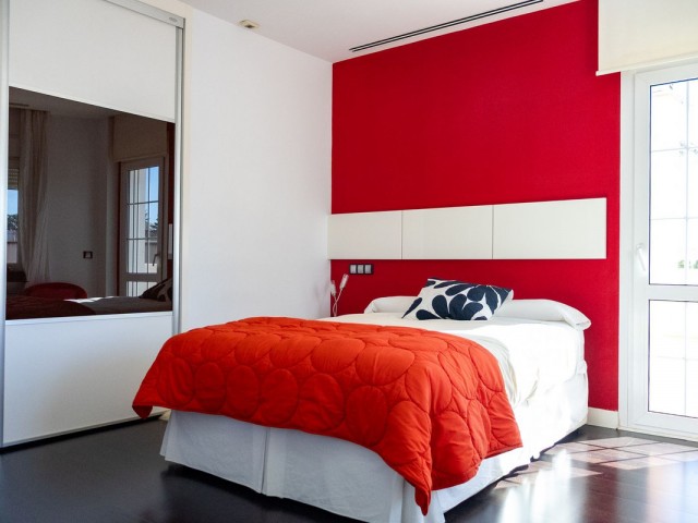 Villa avec 6 Chambres  à Playamar