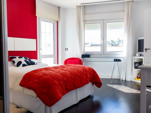 Villa avec 6 Chambres  à Playamar