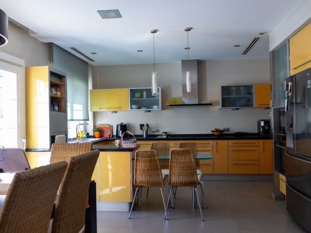 6 Slaapkamer Villa in Playamar