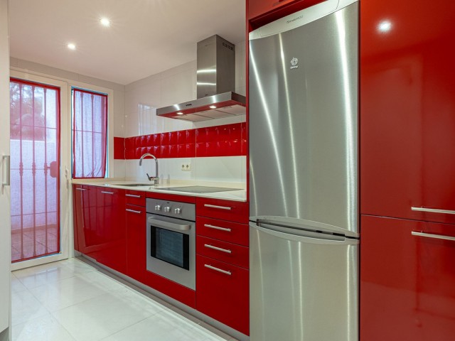 Maison mitoyenne avec 2 Chambres  à Nueva Andalucía