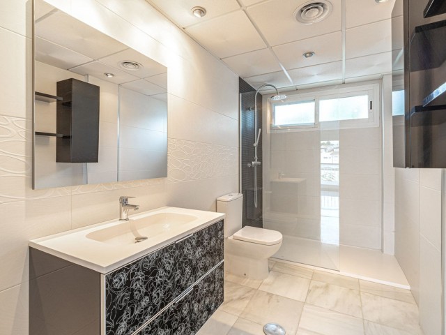 Maison mitoyenne avec 2 Chambres  à Nueva Andalucía