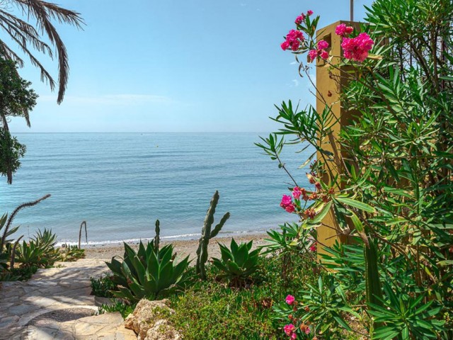 4 Bedrooms Villa in New Golden Mile