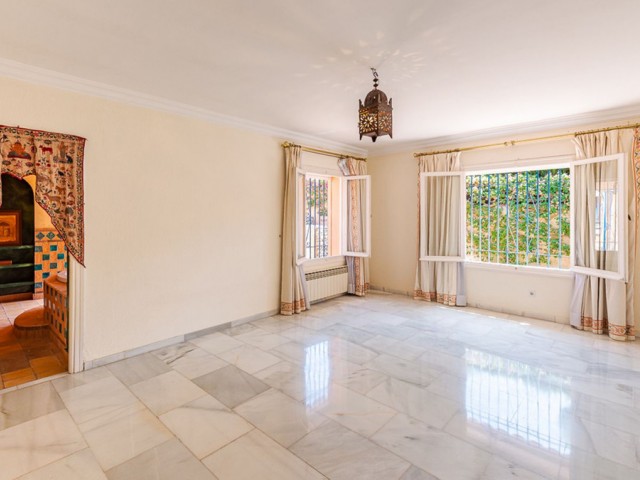 4 Bedrooms Villa in New Golden Mile