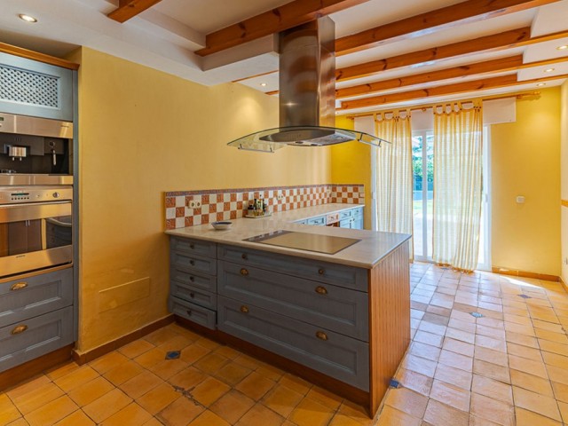 4 Bedrooms Villa in New Golden Mile