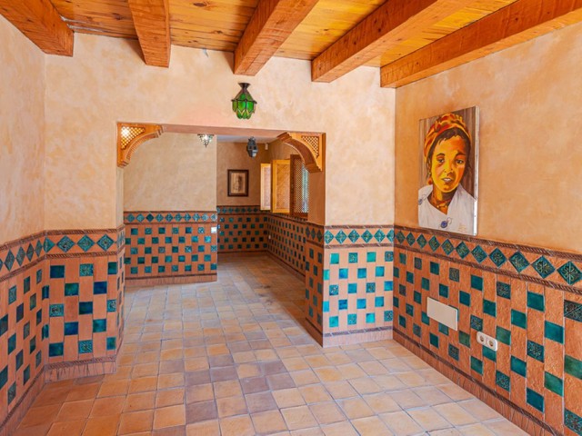 4 Bedrooms Villa in New Golden Mile