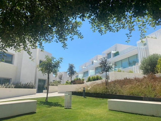 Maison mitoyenne avec 3 Chambres  à Sotogrande