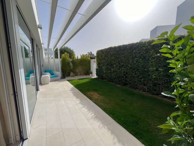 Maison mitoyenne avec 3 Chambres  à Sotogrande