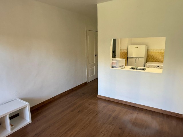 Appartement avec 4 Chambres  à Calahonda
